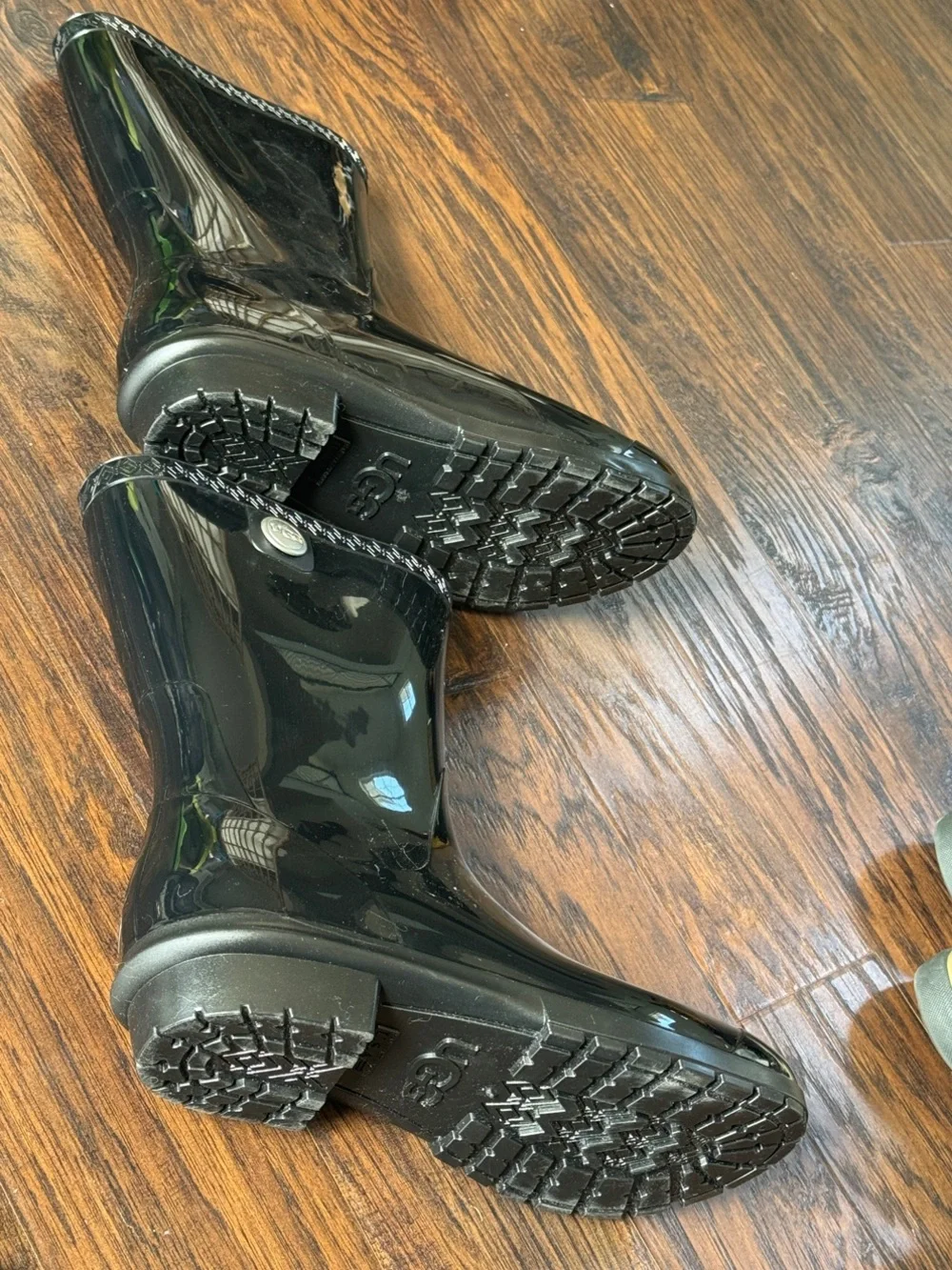 UGG Women's Black Glossy Rain Boots